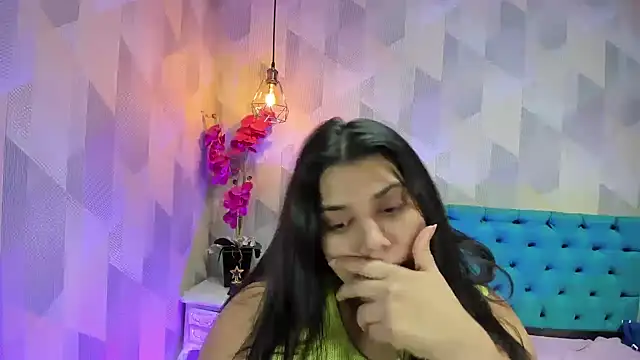 LindaBreeS live
