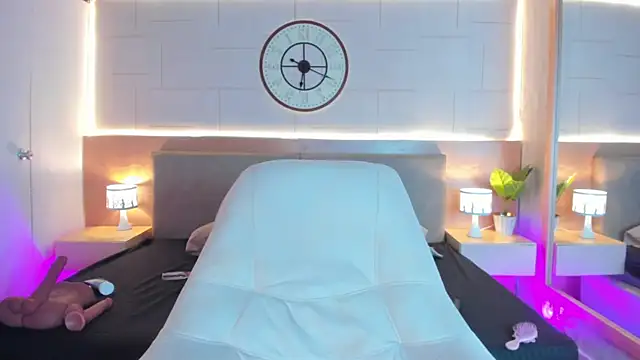 Megan_charles_ live