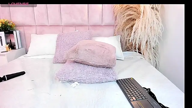 isa_croft_ live