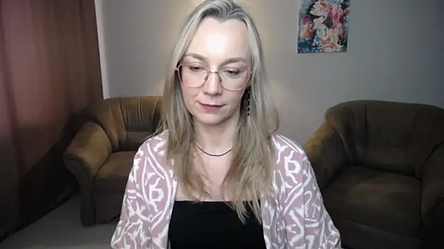 Ava_Elior live