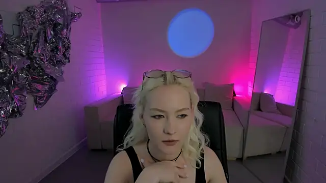 OliviaVale live