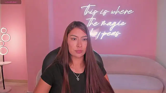 ArianaDumont live