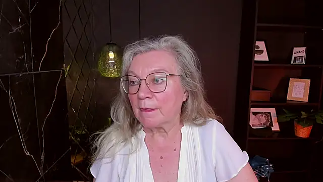 NataliMellow live