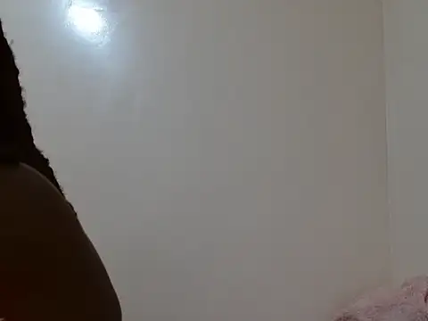 NaughtyDee01 live