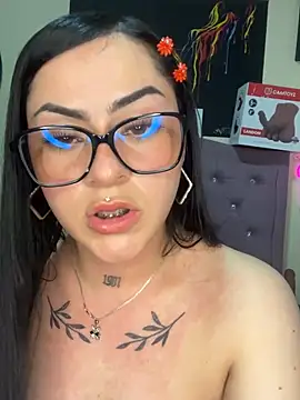 Emmie_Hot live