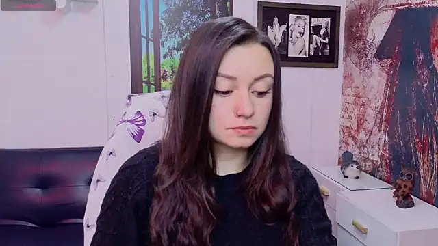 Eva_Roussell live