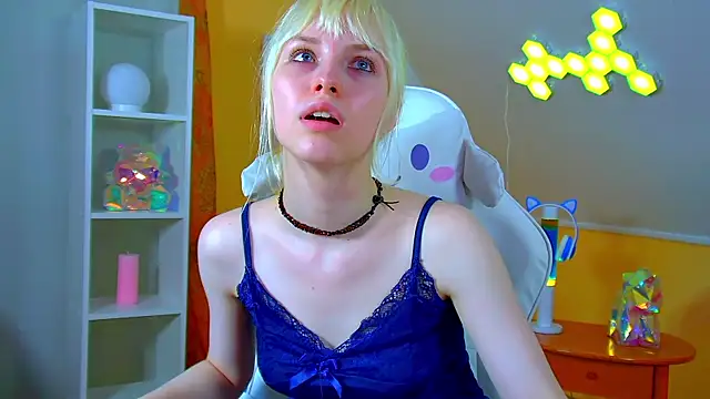 HannahHollis live