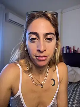 NicoleWilder live