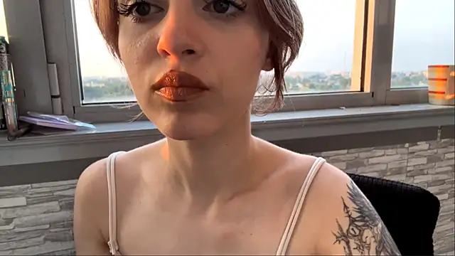 AntoinetteCrispell live
