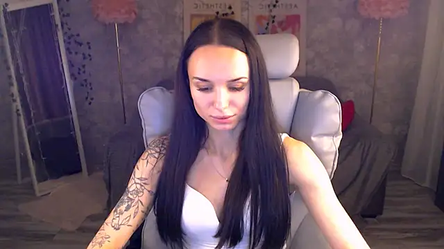 NicoleMerz live