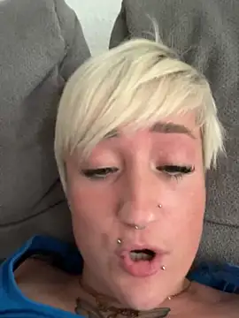 Bigboobiegirl90 live