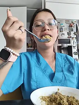scarlett_moon_8 live