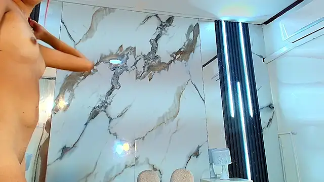 Chloe-Piink live