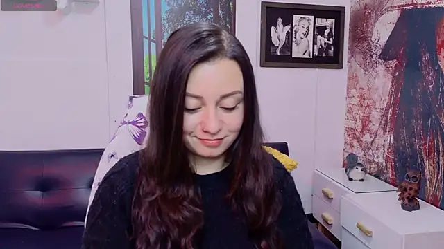 Eva_Roussell live
