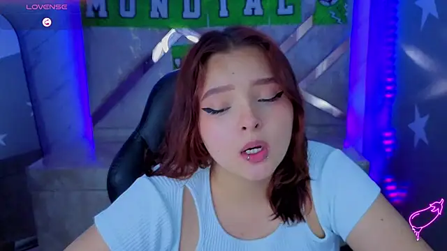 mia_foster_t live