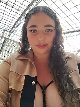 DaphneVelvet live