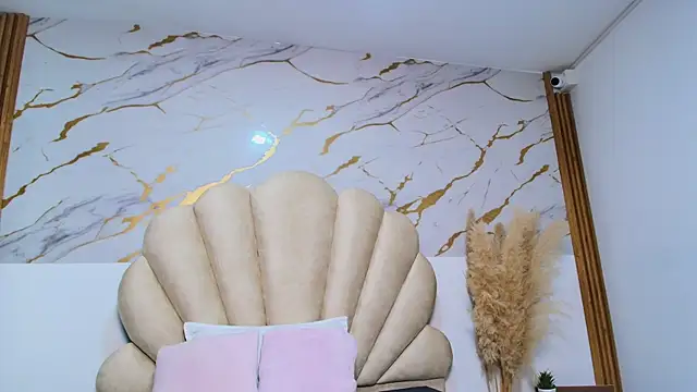 ScarlettrBrowm_ live