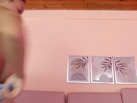 Emmy_And_Luna live