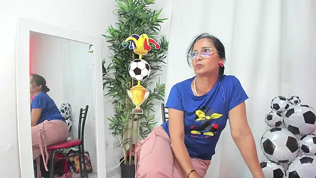 AnnaArela live