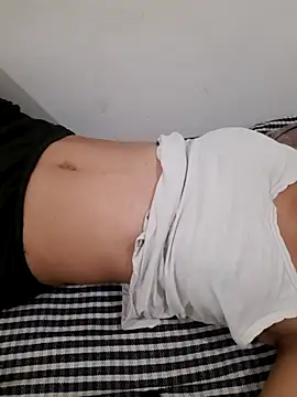 Meenakshi_rajput live