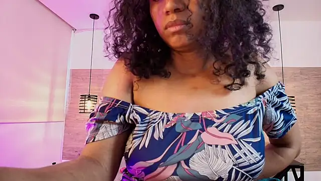 Ellie-Alves live