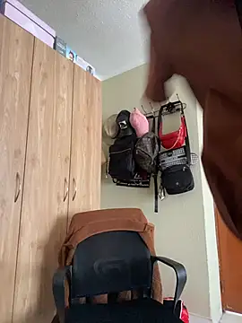 Miabonnett_ live