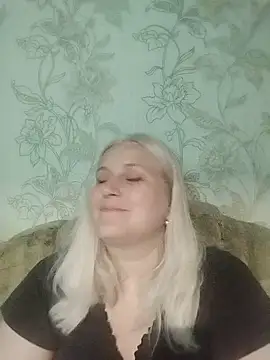 NyushaLollipop live