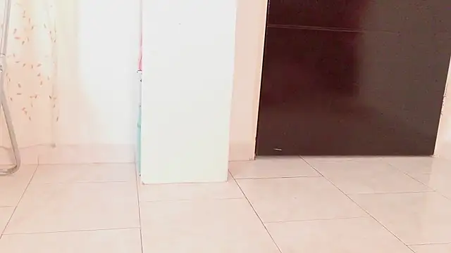 MaddieSteel live