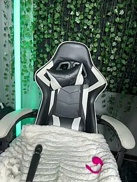 Eva_Kit live