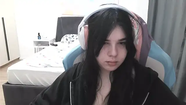 LunarMia live