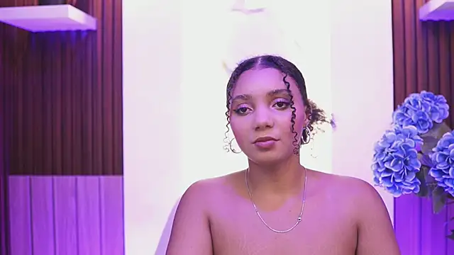BrianaLane live