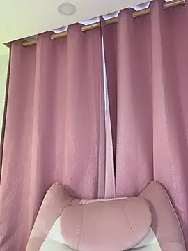 Im_emiliee live