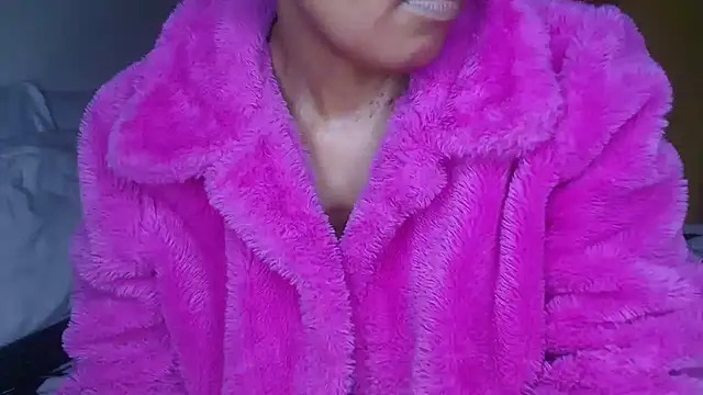 Bella_2025 live