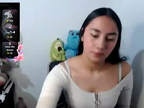 _PrettyLau10 live