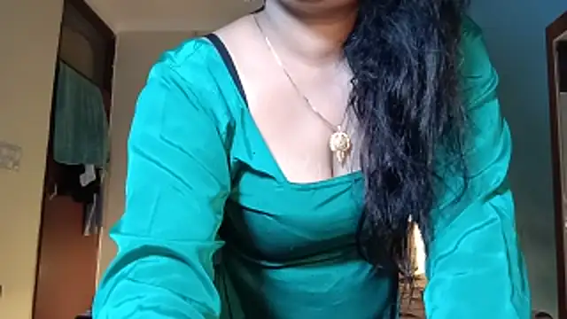 YourDesi_Laila_ live