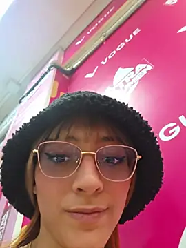 Dani-peggin live