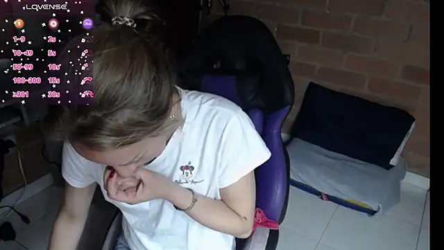 cristin_doll_ live