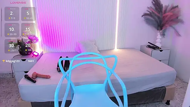 LucyWild8 live