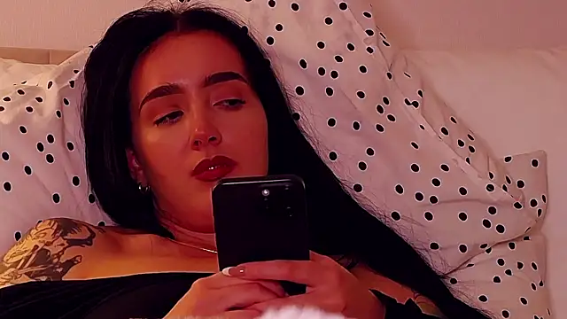 KimKhallifa live