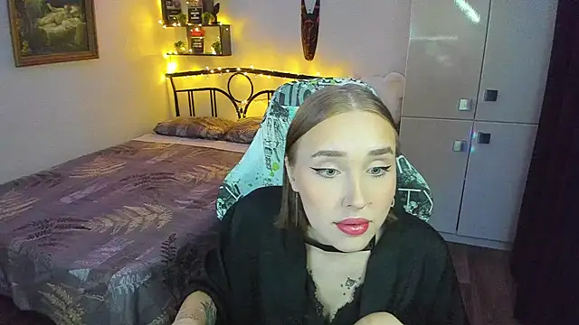 CrazyBitchInLace live