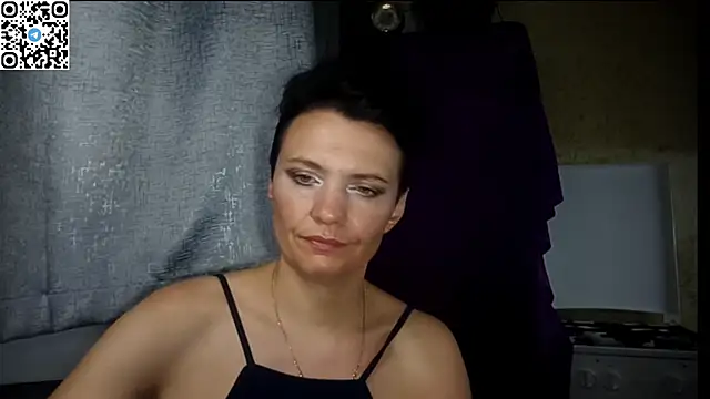 HotMamaQueen234 live