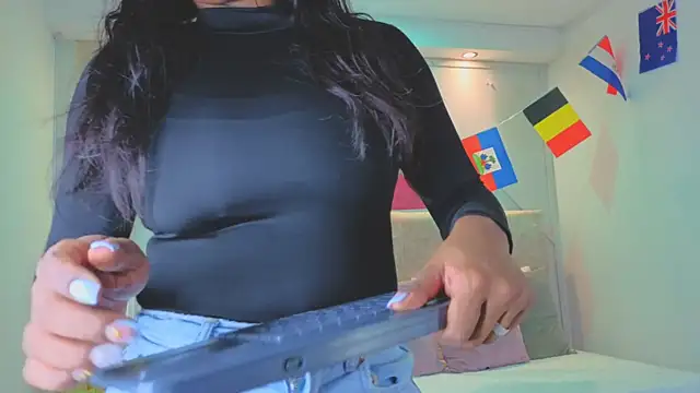 amara_queen_ live