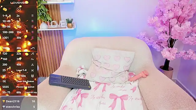 MrsFoucher live