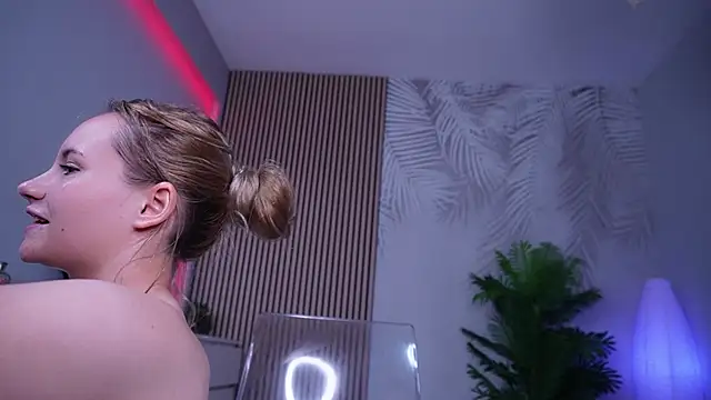 IceBlueBabe live