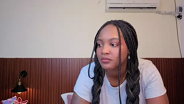 chanel_brunette live