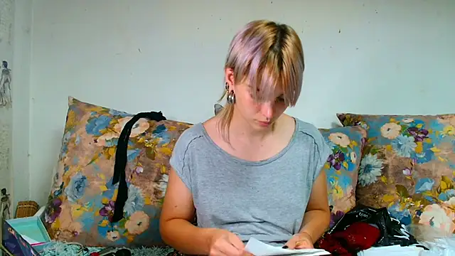 Sophie_Bell live