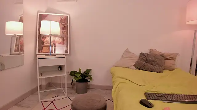 MIA_COLLLINS1 live