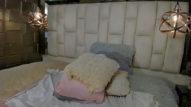 Pamela-Richardson live