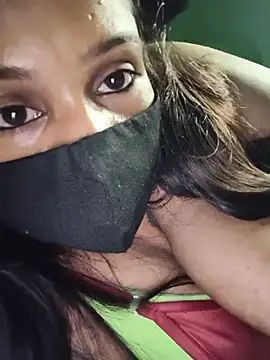 V-Hot-Suity live
