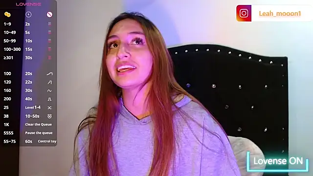 Leah_mooon1 live